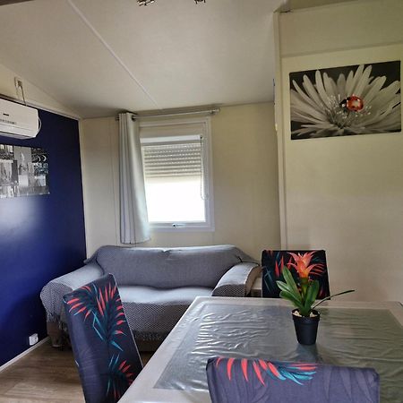 Charmant Mobil-Home Rocbaron المظهر الخارجي الصورة