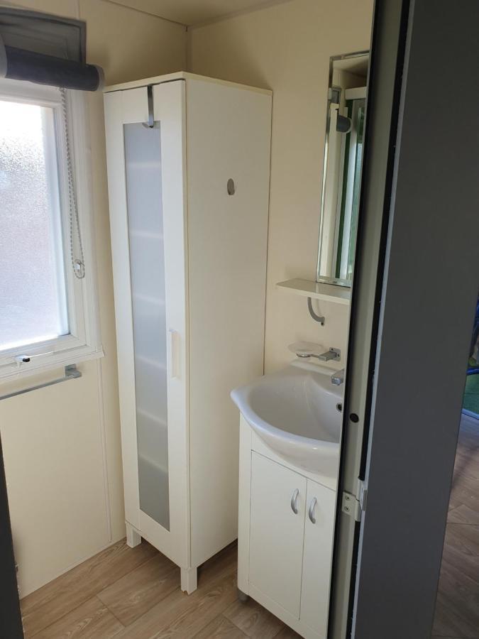 Charmant Mobil-Home Rocbaron المظهر الخارجي الصورة